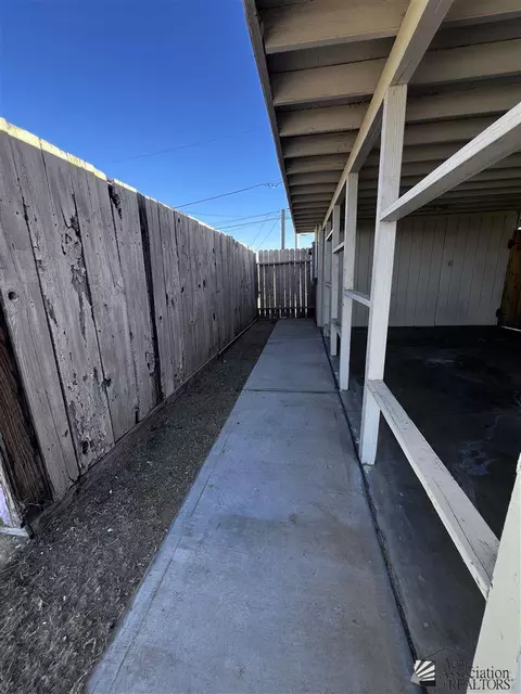 Exterior - 925 E 25 St, Yuma, AZ 85365 photo 5 of 6