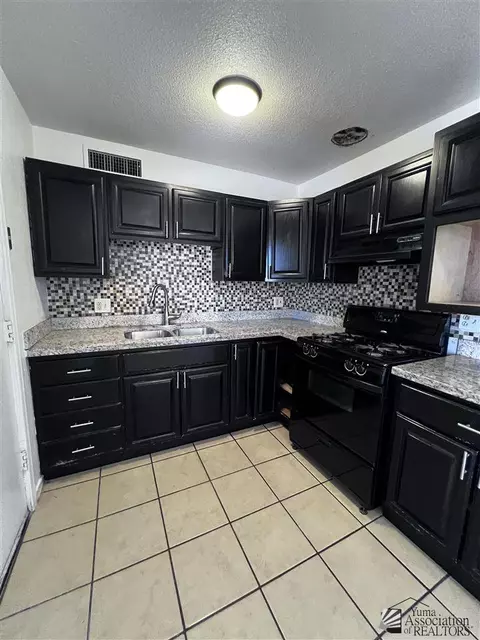 Kitchen - 925 E 25 St, Yuma, AZ 85365 photo 1 of 3