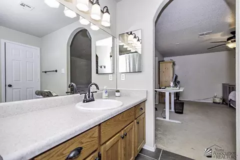 Bath - 6353 E 44th Pl, Yuma, AZ 85365 photo 3 of 3