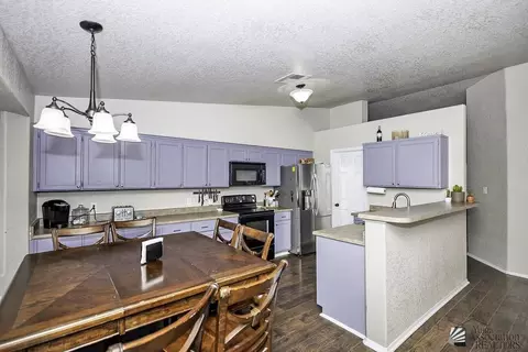 Kitchen - 6353 E 44th Pl, Yuma, AZ 85365 photo 4 of 4