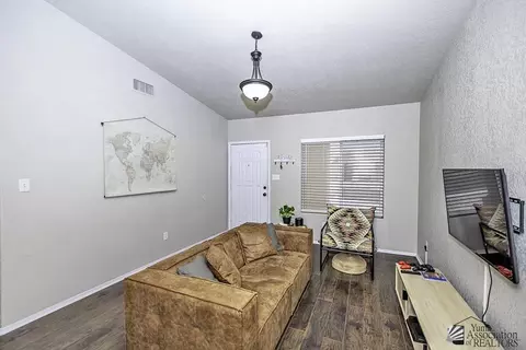 Living - 6353 E 44th Pl, Yuma, AZ 85365 photo 2 of 3