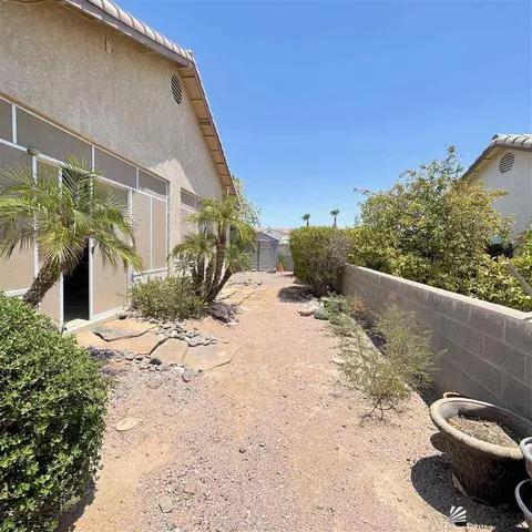 Exterior - 5453 E 33 Pl, Yuma, AZ 85365 photo 4 of 7