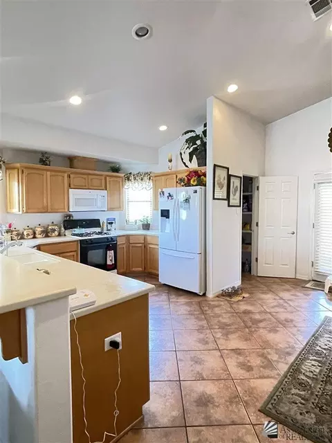 Kitchen - 5453 E 33 Pl, Yuma, AZ 85365 photo 1 of 1