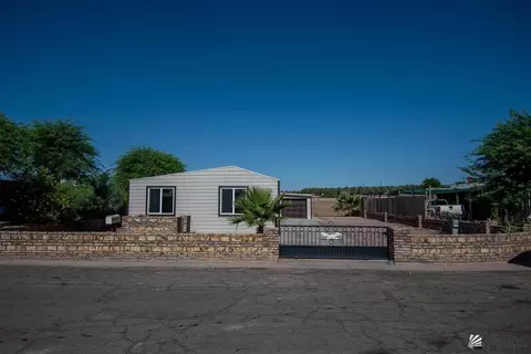 9675 S Apache Tears Dr, Yuma, AZ 85365