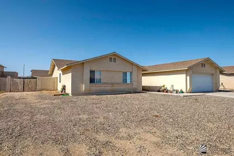 Exterior - 6213 E 43 St, Yuma, AZ 85365 photo 9 of 10
