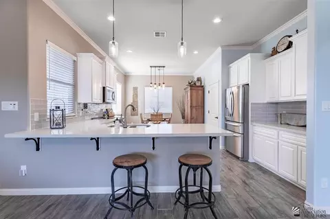 Kitchen - 14655 E 46 Loop, Yuma, AZ 85367 photo 1 of 2