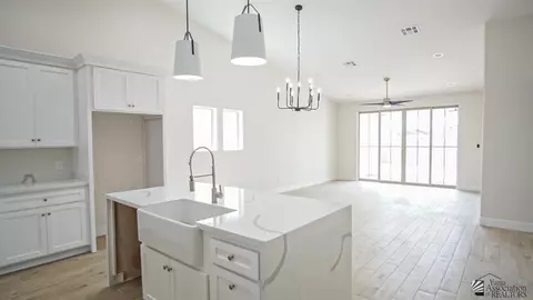 Kitchen - 7905 E 34 Ln, Yuma, AZ 85365 photo 3 of 5