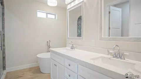 Bath - 7905 E 34 Ln, Yuma, AZ 85365 photo 2 of 6