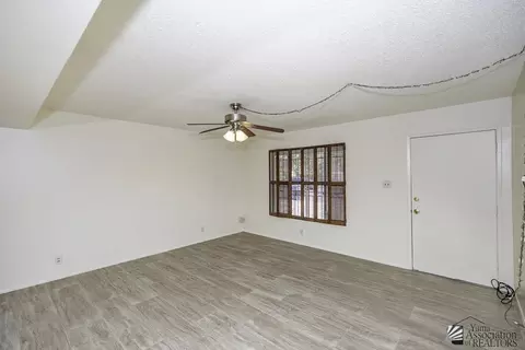 631 E Robin Ln, Yuma, AZ 85365 photo 4