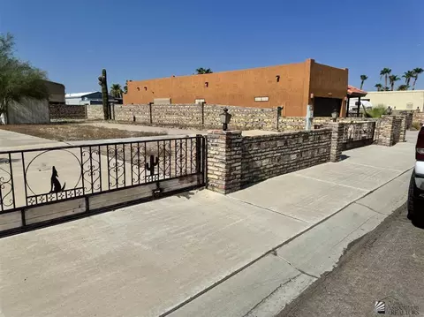 13682 E 53 Dr, Yuma, AZ 85367 photo 2
