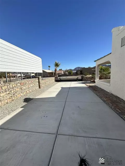 Exterior - 13890 E 49 Ln, Yuma, AZ 85367 photo 5 of 8
