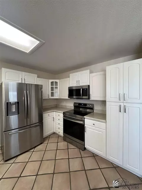 Kitchen - 13890 E 49 Ln, Yuma, AZ 85367 photo 1 of 6