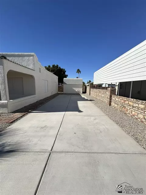 Exterior - 13890 E 49 Ln, Yuma, AZ 85367 photo 7 of 8