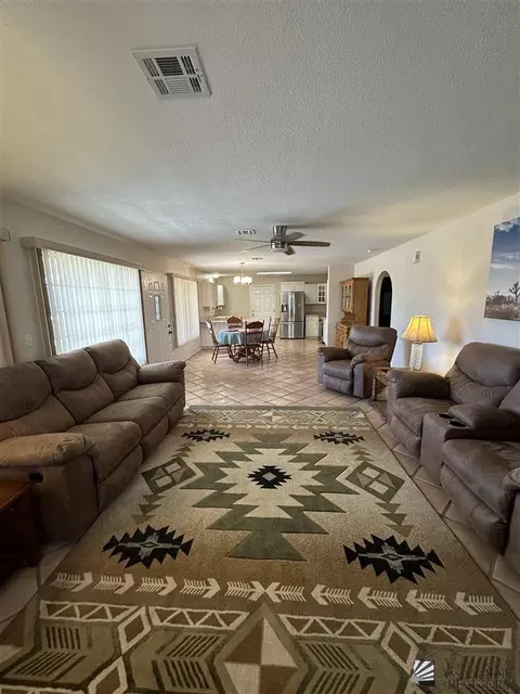 Living - 13890 E 49 Ln, Yuma, AZ 85367 photo 1 of 3