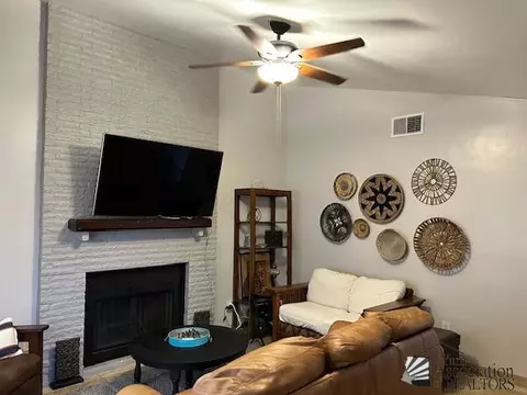Living - 641 E 25 Pl, Yuma, AZ 85365 photo 1 of 2