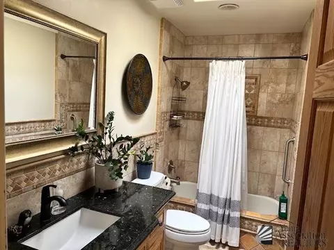 Bath - 641 E 25 Pl, Yuma, AZ 85365 photo 1 of 10