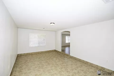 Living - 6127 E 43 Pl, Yuma, AZ 85365 photo 1 of 2