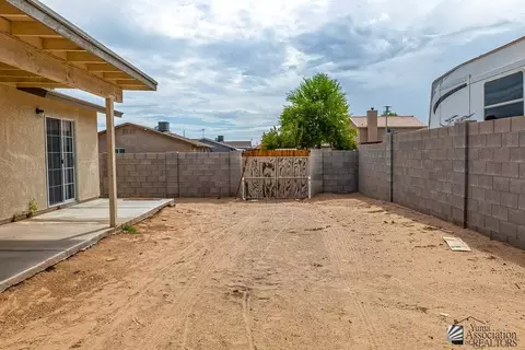 Exterior - 6127 E 43 Pl, Yuma, AZ 85365 photo 5 of 7