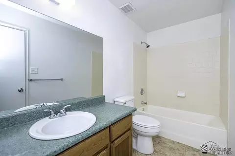 Bath - 6127 E 43 Pl, Yuma, AZ 85365 photo 3 of 3
