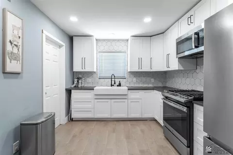 Kitchen - 1163 E Corona Dr, Yuma, AZ 85365 photo 2 of 3