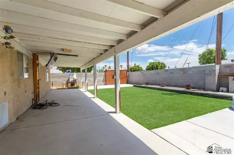 Exterior - 1163 E Corona Dr, Yuma, AZ 85365 photo 3 of 7