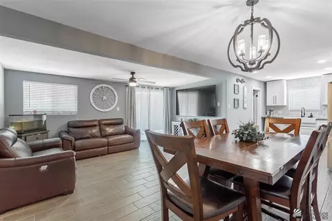 Dining - 1163 E Corona Dr, Yuma, AZ 85365 photo 3 of 5