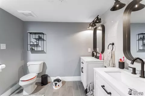 Bath - 1163 E Corona Dr, Yuma, AZ 85365 photo 1 of 5
