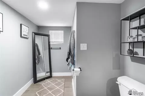 Bath - 1163 E Corona Dr, Yuma, AZ 85365 photo 3 of 5
