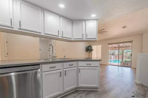 Kitchen - 7639 E 25 St, Yuma, AZ 85365 photo 3 of 3