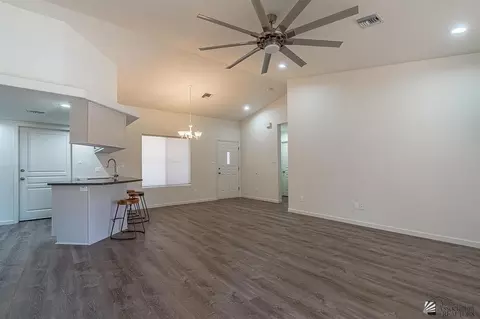 Living - 7639 E 25 St, Yuma, AZ 85365 photo 4 of 6