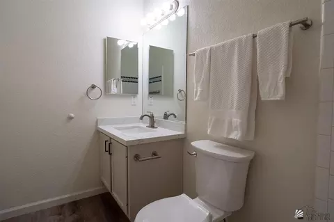 Bath - 7639 E 25 St, Yuma, AZ 85365 photo 5 of 6