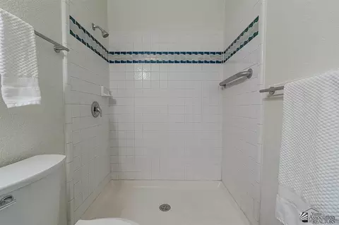 Bath - 7639 E 25 St, Yuma, AZ 85365 photo 6 of 6