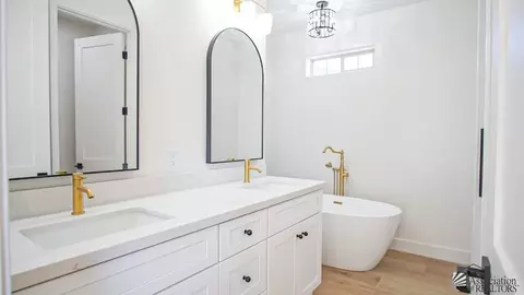 Bath - 7911 E 34 Ln, Yuma, AZ 85365 photo 2 of 2