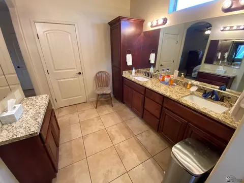 Bath - 11301 S Sally Dr, Yuma, AZ 85367 photo 3 of 4