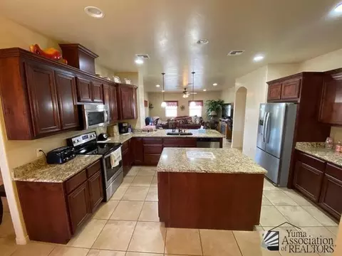 Kitchen - 11301 S Sally Dr, Yuma, AZ 85367 photo 2 of 3