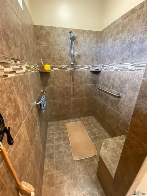 Bath - 11301 S Sally Dr, Yuma, AZ 85367 photo 4 of 4