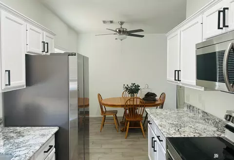 Kitchen - 11185 E 37 Way, Yuma, AZ 85367 photo 4 of 6
