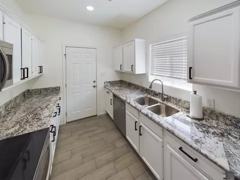 Kitchen - 11185 E 37 Way, Yuma, AZ 85367 photo 6 of 6