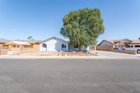 660 S Mendota Ave, Somerton, AZ 85350