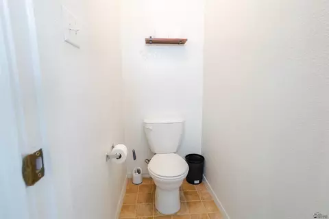 Bath - 6334 E 44th Pl, Yuma, AZ 85365 photo 3 of 3