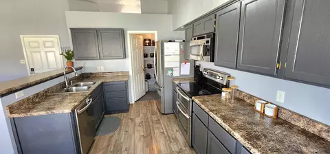 Kitchen - 6334 E 44th Pl, Yuma, AZ 85365 photo 2 of 4
