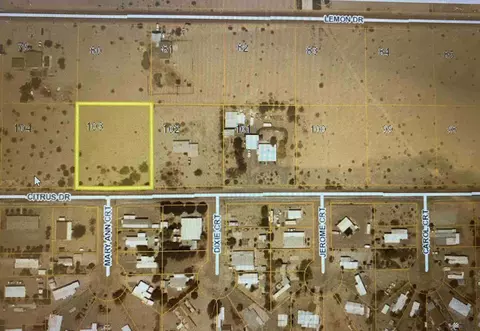 103 E Citrus Dr, Wellton, AZ 85356