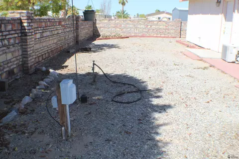 Exterior - 12234 E 39 Pl, Yuma, AZ 85367 photo 3 of 8