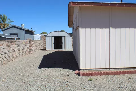 Exterior - 12234 E 39 Pl, Yuma, AZ 85367 photo 5 of 8