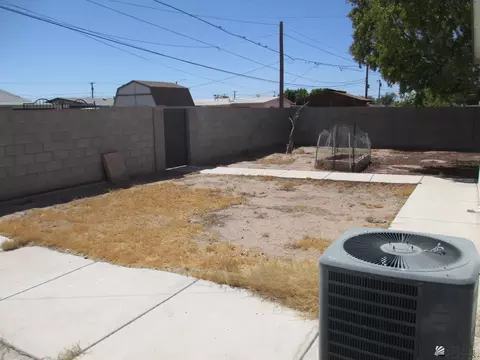Exterior - 2025 E 25 Pl, Yuma, AZ 85365 photo 2 of 4