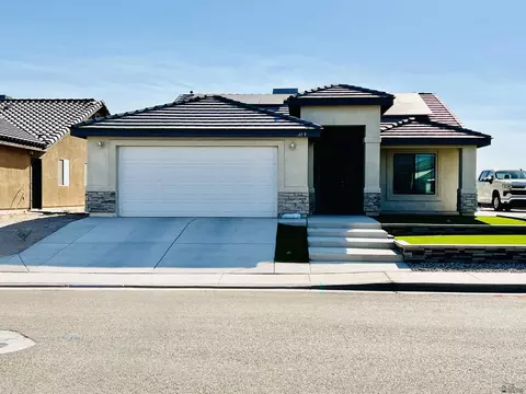 319 N Saguaro Ave, San Luis, AZ 85349