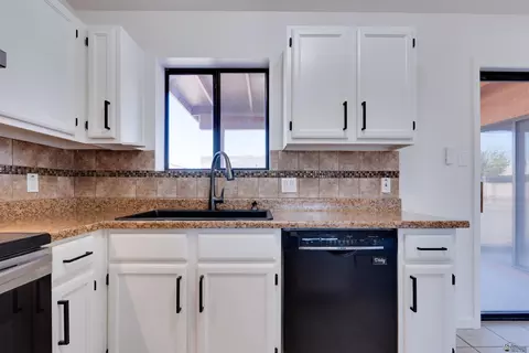 13447 E 44 Dr, Yuma, AZ 85367 photo 11