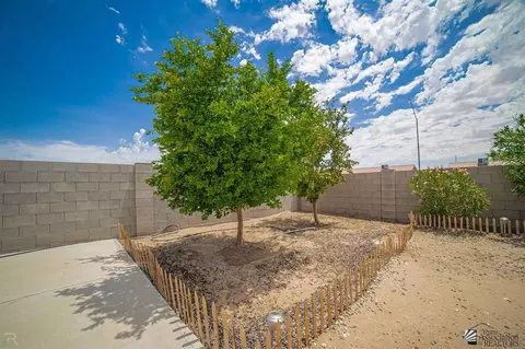 Exterior - 6247 E 42 St, Yuma, AZ 85365 photo 7 of 13