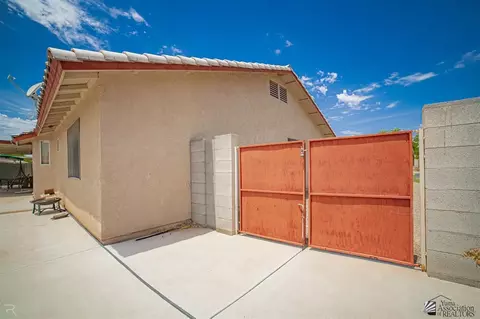 Exterior - 6247 E 42 St, Yuma, AZ 85365 photo 8 of 13