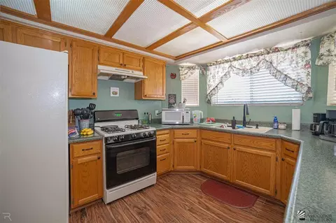 Kitchen - 6247 E 42 St, Yuma, AZ 85365 photo 1 of 3